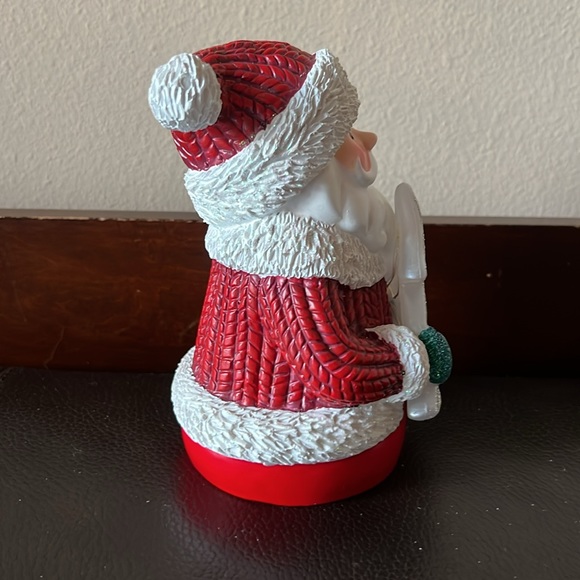 Vtg Lighted Glitter Santa Holding Sparkly Christmas Tree in Green Gloves - Picture 8 of 9